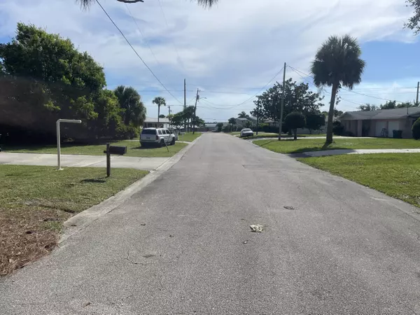 Melbourne, FL 32935,1142 Carissa PL