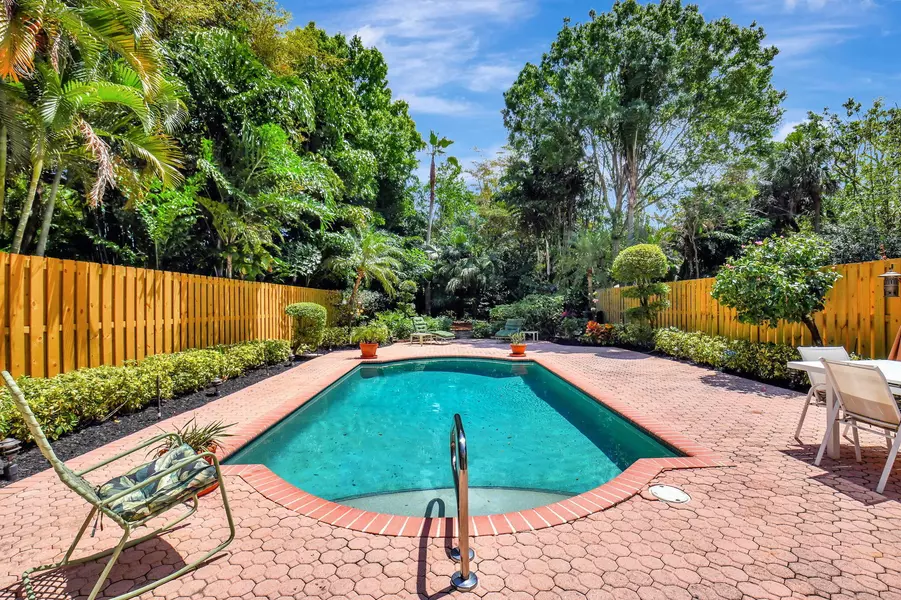 2462 NW 66th DR, Boca Raton, FL 33496