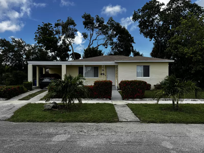 205 Date Palm DR, Lake Park, FL 33403