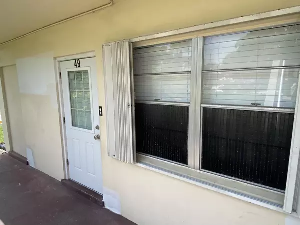 49 Waltham C 49, West Palm Beach, FL 33417