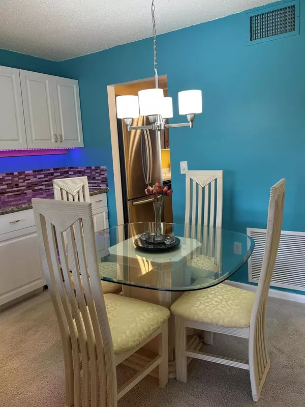 Stuart, FL 34994,1989 SW Palm City RD G