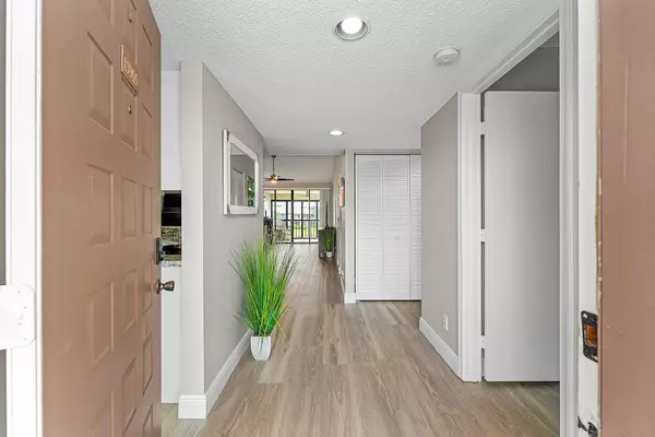 Delray Beach, FL 33446,7320 Clunie PL 13905