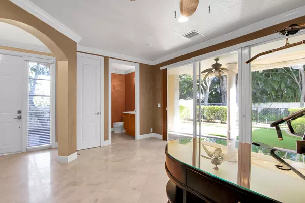 Boca Raton, FL 33487,668 NE Francesca LN