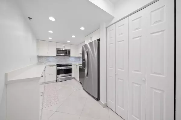 Highland Beach, FL 33487,3301 S Ocean BLVD 105