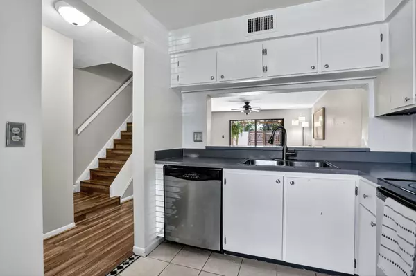 Oakland Park, FL 33309,3072 S Oakland Forest DR 406