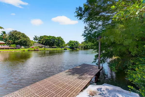 West Palm Beach, FL 33406,420 Santa Fe RD