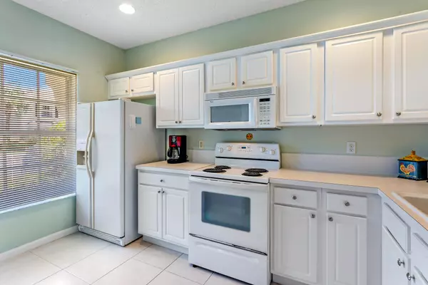 West Palm Beach, FL 33417,4976 Palmbrooke CIR