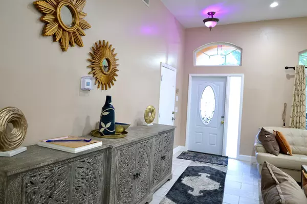 Greenacres, FL 33463,235 Wedgewood CIR