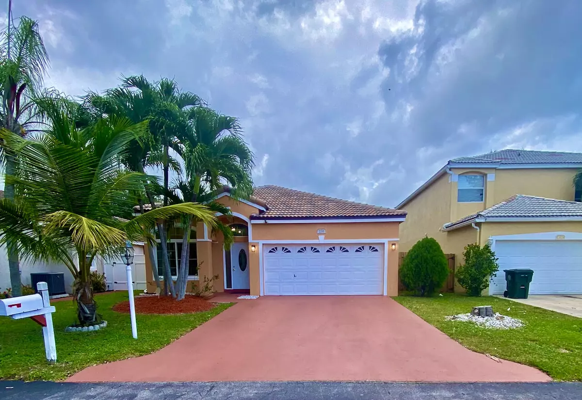 Greenacres, FL 33463,235 Wedgewood CIR