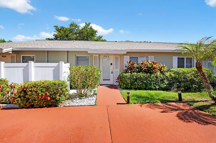 8585 Dreamside Ln, Boca Raton, FL 33496