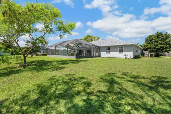 Port Saint Lucie, FL 34983,521 NE Solida CIR