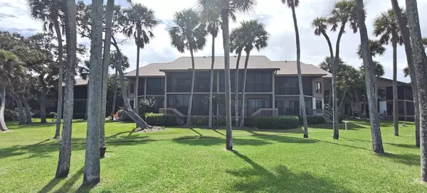 Stuart, FL 34996,233 NE Edgewater DR 203