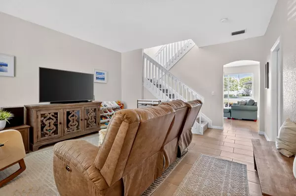 West Palm Beach, FL 33409,4451 Lake Lucerne CIR
