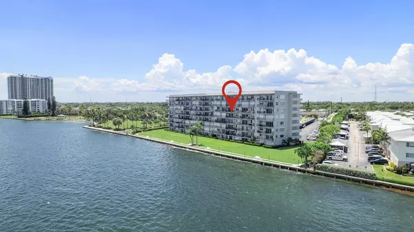 Lake Park, FL 33403,801 Lake Shore DR 505