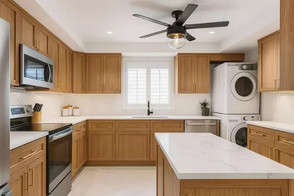 Lake Park, FL 33403,801 Lake Shore DR 505