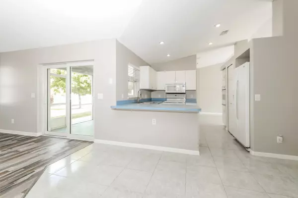 Port Saint Lucie, FL 34983,317 SW Duxbury AVE