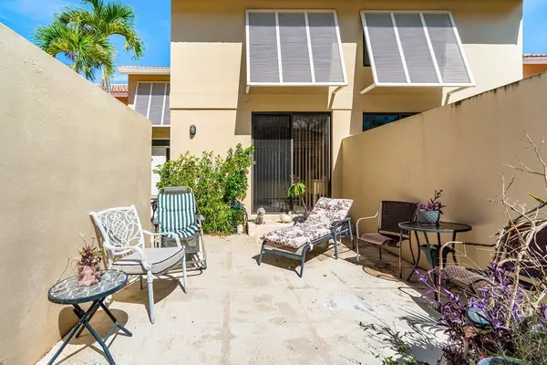 Palm Beach Gardens, FL 33418,229 Old Meadow WAY