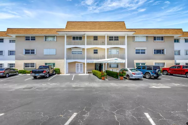 North Palm Beach, FL 33408,111 Shore CT 306