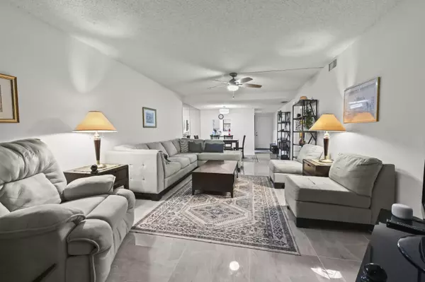 Lantana, FL 33462,890 N Federal HWY 403