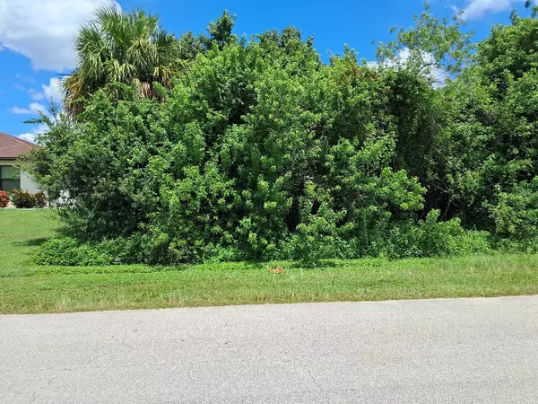 1081 SW Dartmouth AVE, Port Saint Lucie, FL 34953