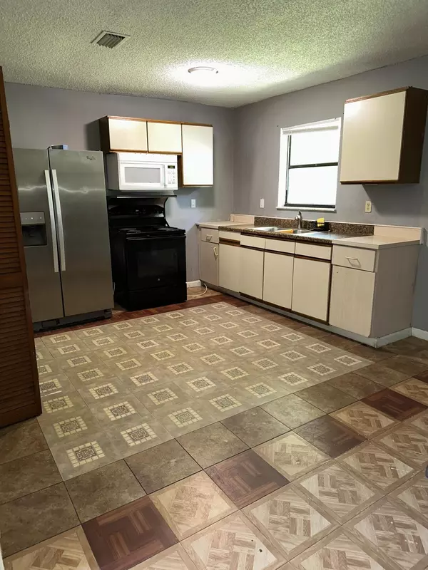 Vero Beach, FL 32968,1264 36th AVE