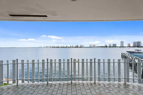 371 Wilma CIR 5, Riviera Beach, FL 33404