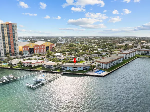 Riviera Beach, FL 33404,371 Wilma CIR 5