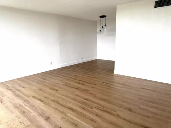 Lauderhill, FL 33319,7051 Environ BLVD 633