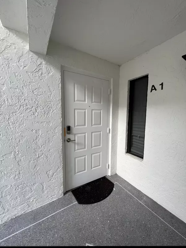 West Palm Beach, FL 33409,1006 Green Pine BLVD A1