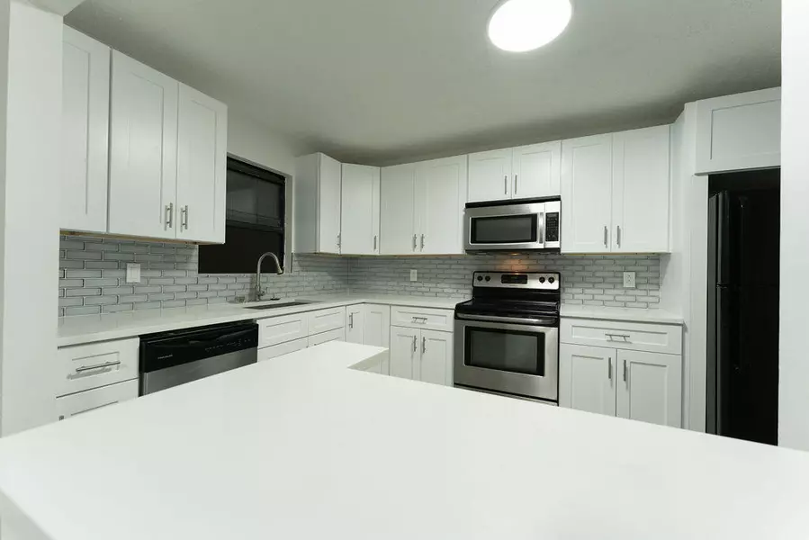 1181 SW Sarto LN, Port Saint Lucie, FL 34953