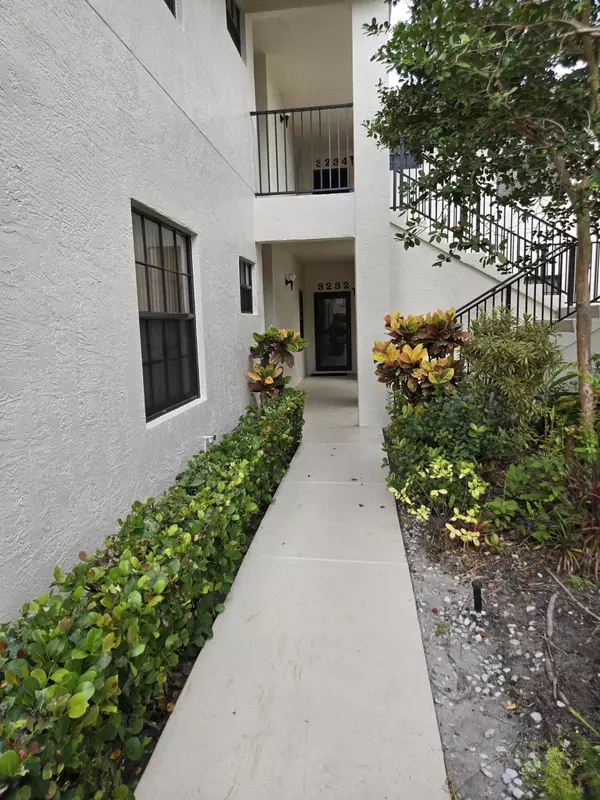 Greenacres, FL 33467,3236 Jog Park DR