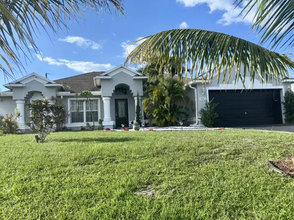981 SW Mccomkle AVE, Port Saint Lucie, FL 34953