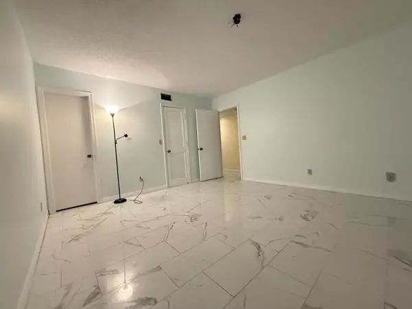 Stuart, FL 34994,1200 SE Parkview PL F1