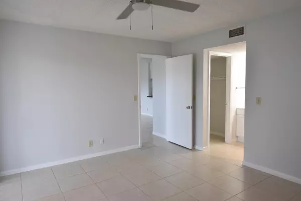 Boca Raton, FL 33433,6300 La Costa DR A