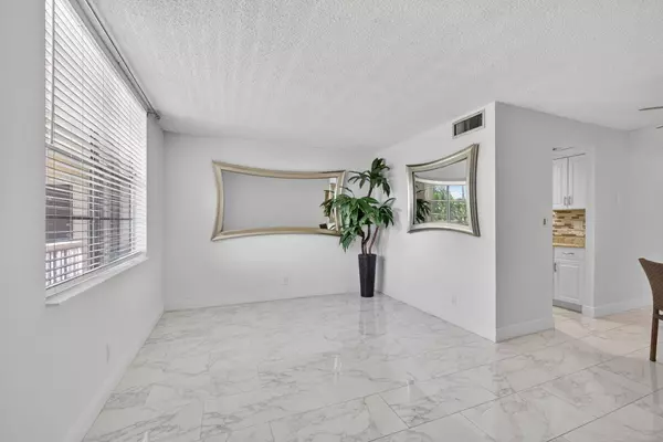 Boynton Beach, FL 33435,1131 SE 4th ST 206