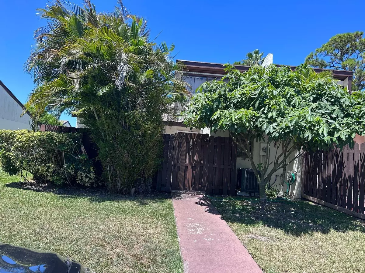 West Palm Beach, FL 33415,1871 Abbey RD 19a