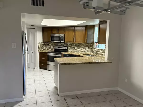 Royal Palm Beach, FL 33411,122 Weybridge CIR C