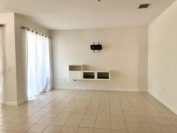 Royal Palm Beach, FL 33414,1002 Shoma DR