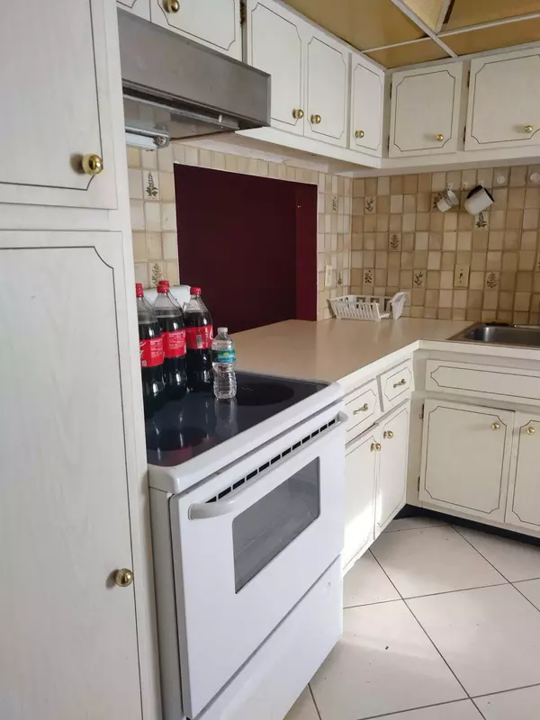 Boca Raton, FL 33487,5700 NW 2nd AVE 310