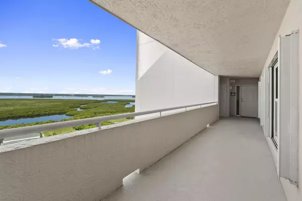 Fort Pierce, FL 34949,5051 N E Highway A1a Ph2-4