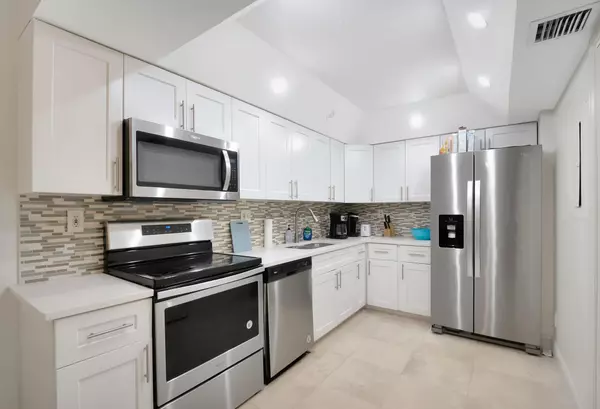 Boca Raton, FL 33433,7370 Orangewood LN 107