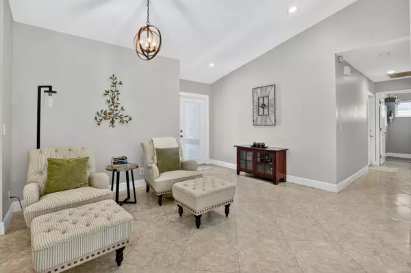 Boca Raton, FL 33487,7337 Texas TRL