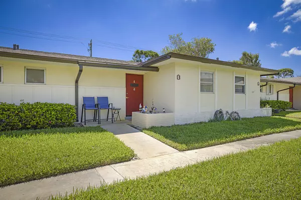 2854 E Ashley DR E, West Palm Beach, FL 33415
