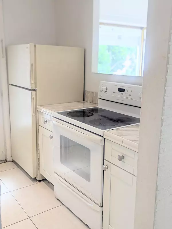 Miami Gardens, FL 33169,20400 NW 7th AVE 202