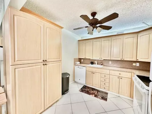 Boca Raton, FL 33434,3057 Yarmouth C