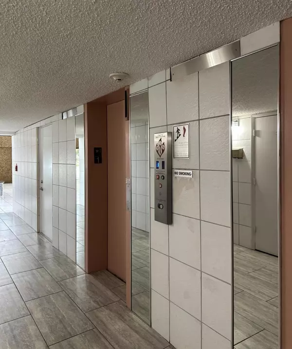 Boca Raton, FL 33428,9355 SW 8th ST 216