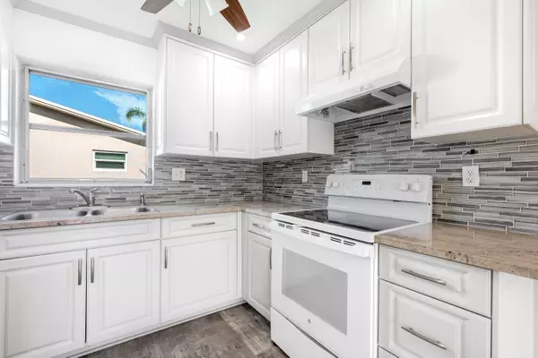 2739 W Dudley DR D, West Palm Beach, FL 33415
