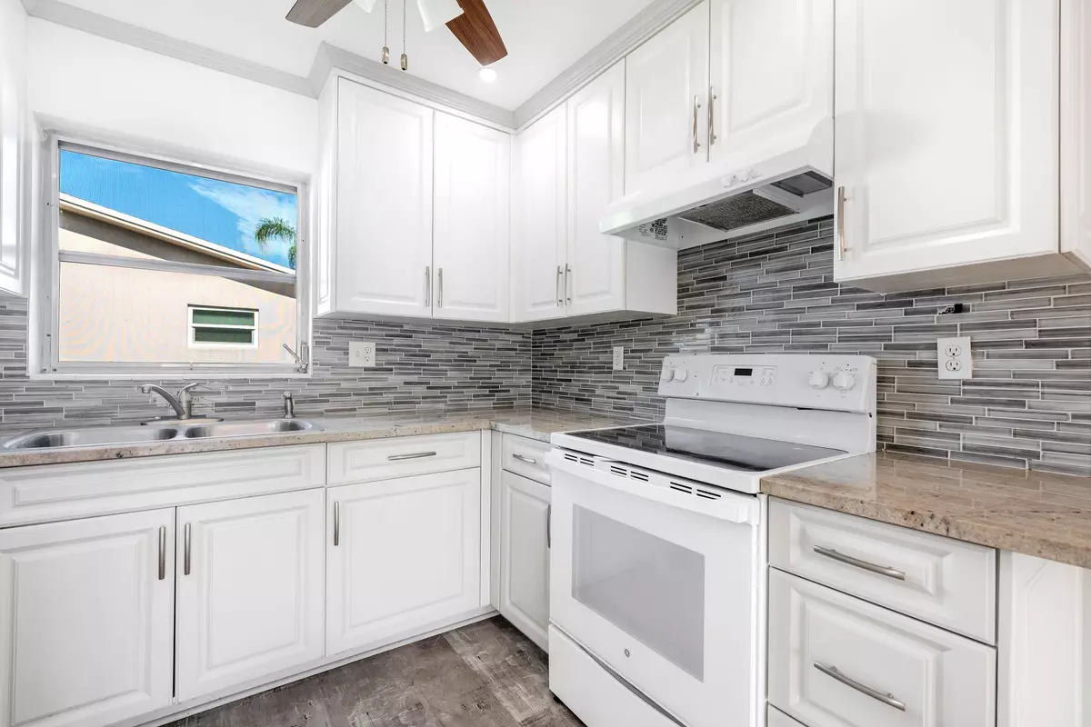 West Palm Beach, FL 33415,2739 W Dudley DR D