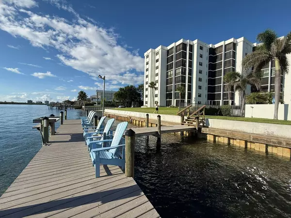 19800 Sandpointe Bay DR 409, Tequesta, FL 33469