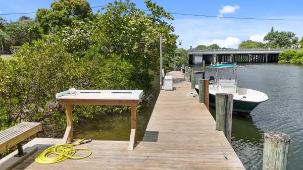 North Palm Beach, FL 33408,510 Prosperity Farms RD 4b